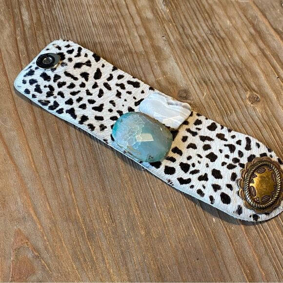 Gorgeous Animal Print Cuff Bracelet with Agates Texas Artisan Made - Picture 5 of 14